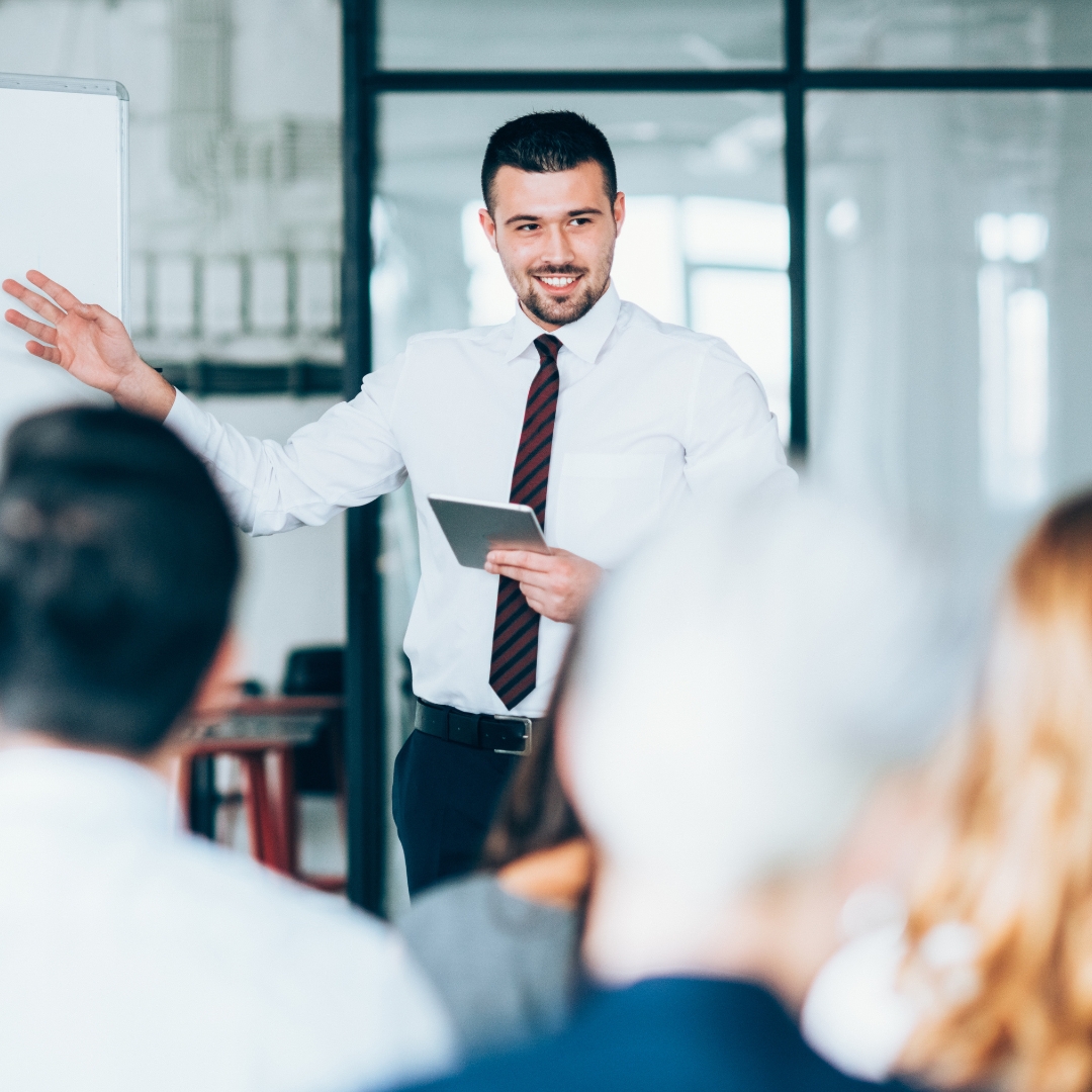 Apresentação e treinamento da equipe na implantação dos processos